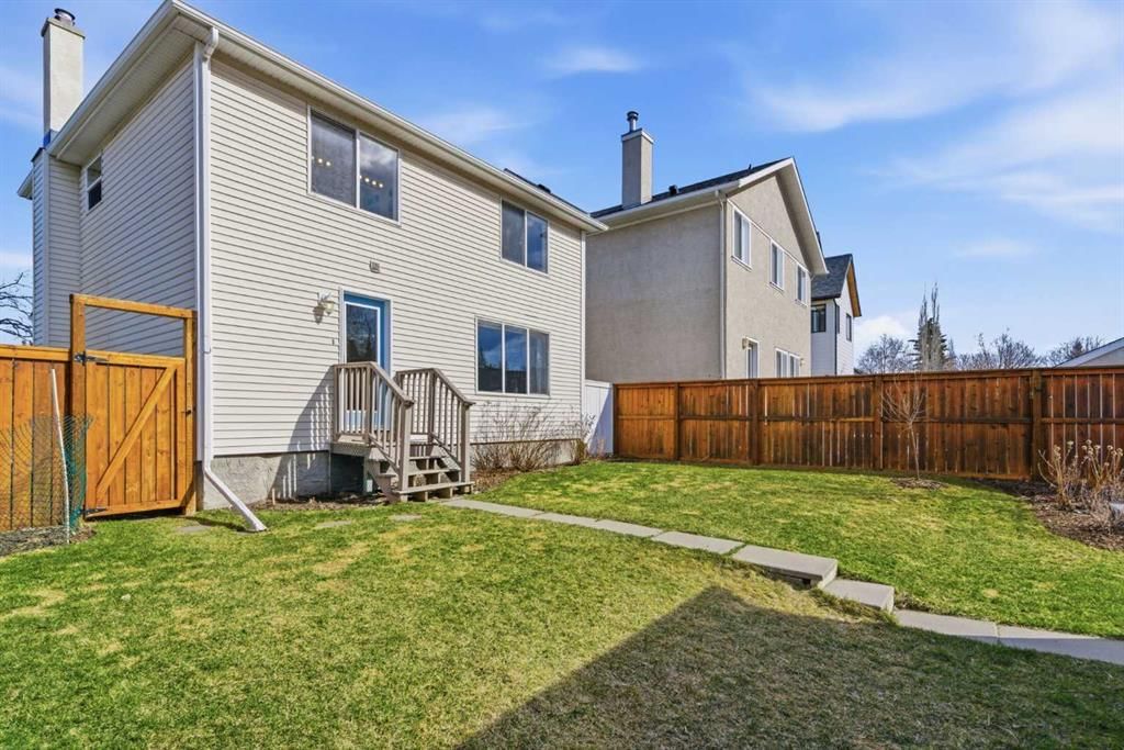 4657 20 Street SW, Calgary — photo 3 of 40