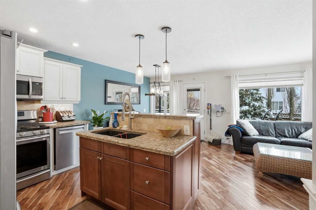 161 Douglas Glen Heath SE, Calgary — photo 4 of 42