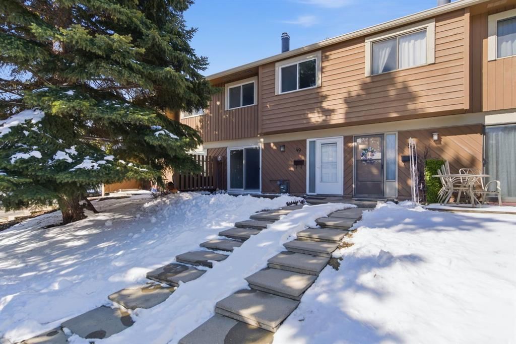 49, 4940 39 Avenue SW, Calgary — main listing photo