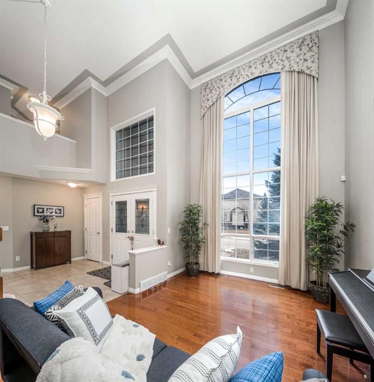 143 Hamptons Terrace NW, Calgary — photo 4 of 48