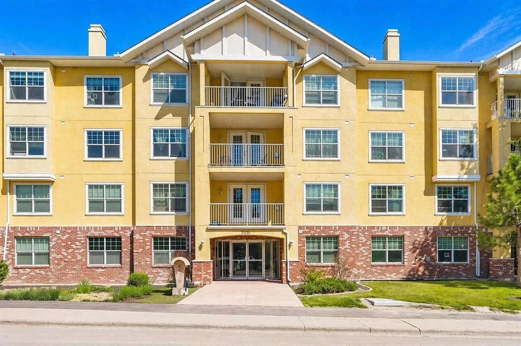 208, 2212 34 Avenue SW, Calgary — main listing photo