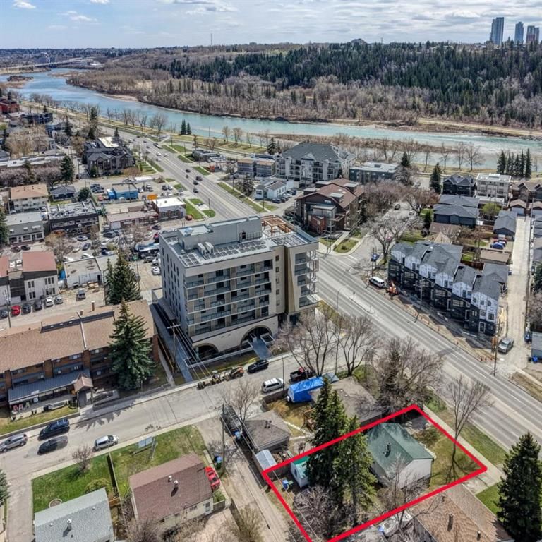 3432 3 Avenue NW, Calgary — main listing photo