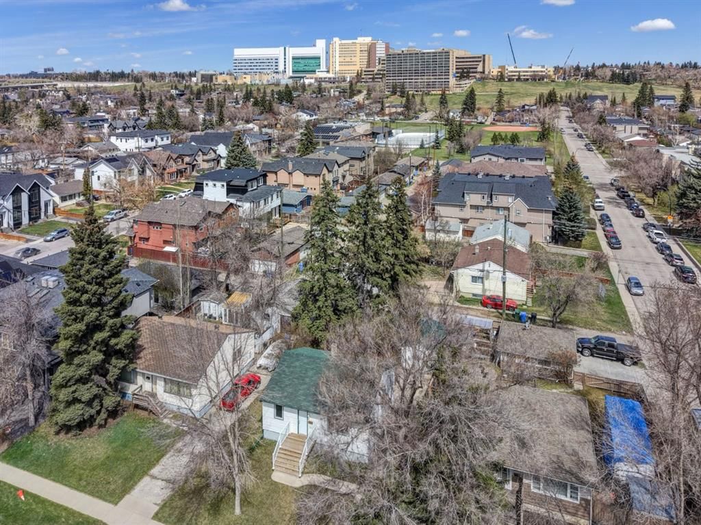 3432 3 Avenue NW, Calgary — photo 3 of 45