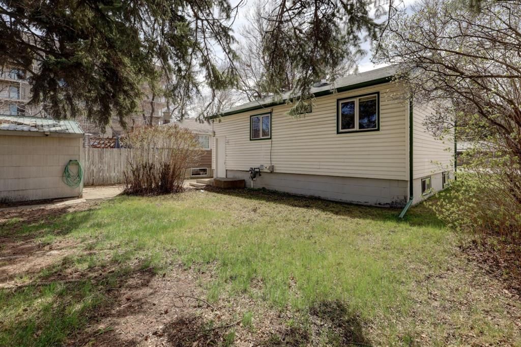 3432 3 Avenue NW, Calgary — photo 4 of 45