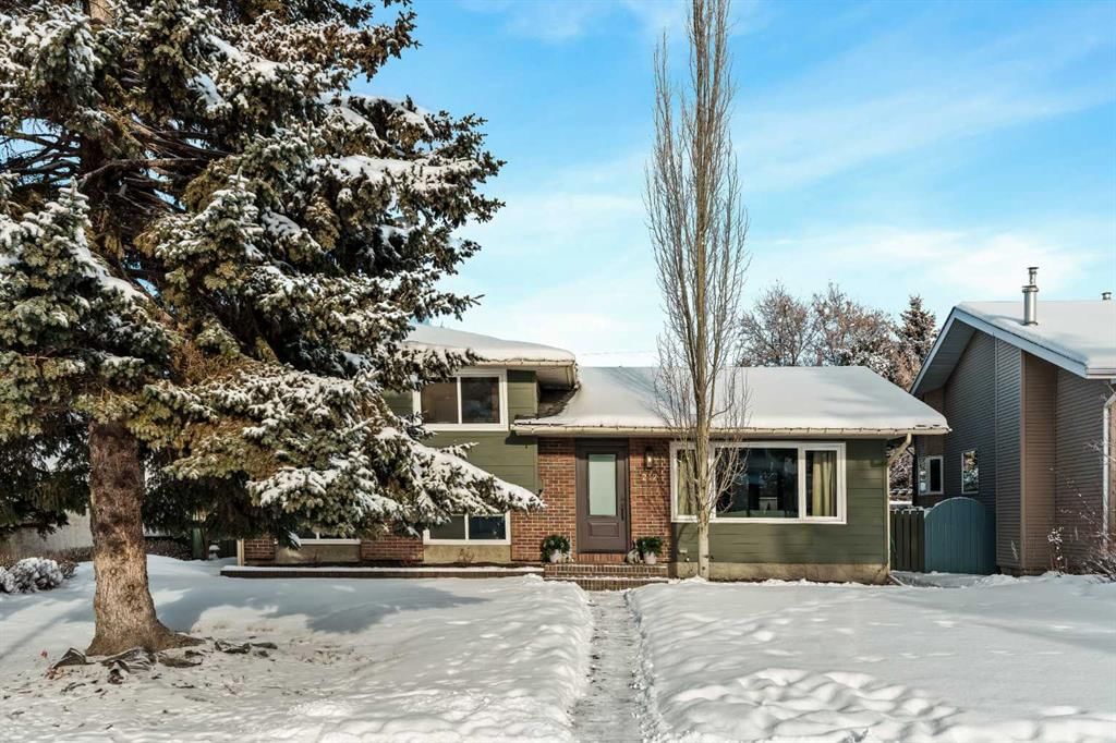 212 Vantage Place NW, Calgary — photo 3 of 47
