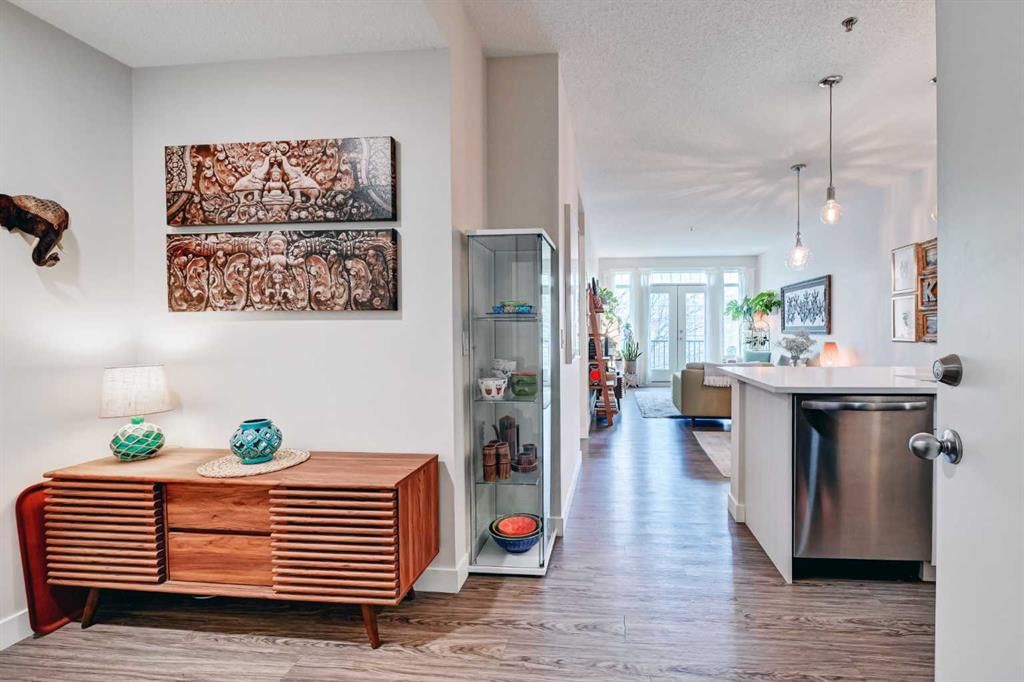 305, 1000 15 Avenue SW, Calgary — photo 4 of 24