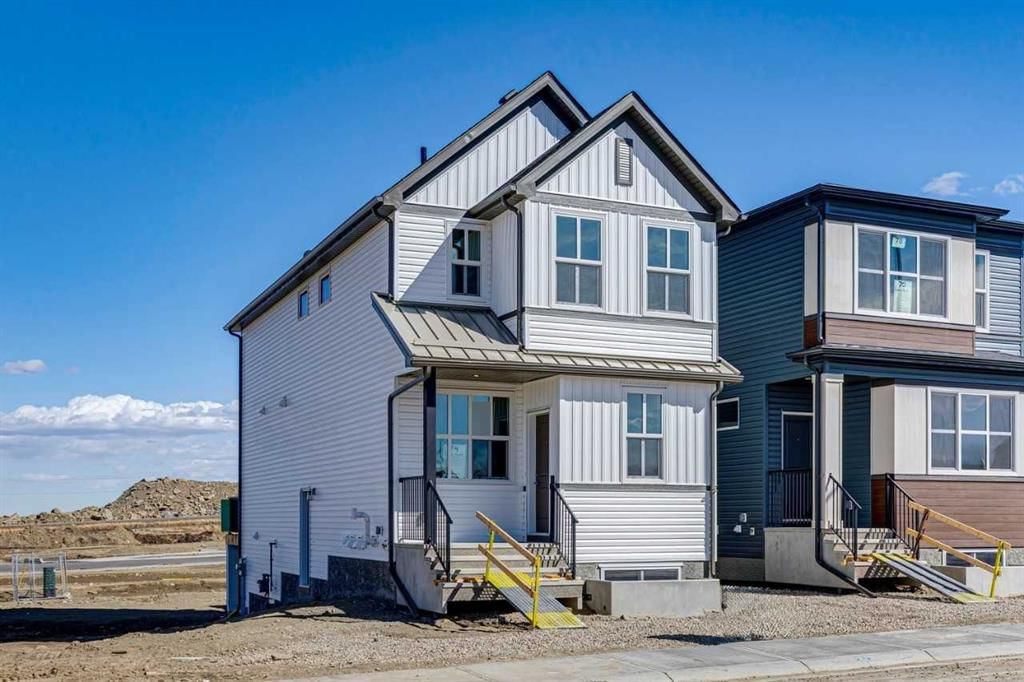 74 Lucas Heath NW, Calgary — main listing photo