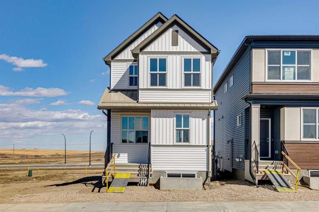 74 Lucas Heath NW, Calgary — photo 2 of 30