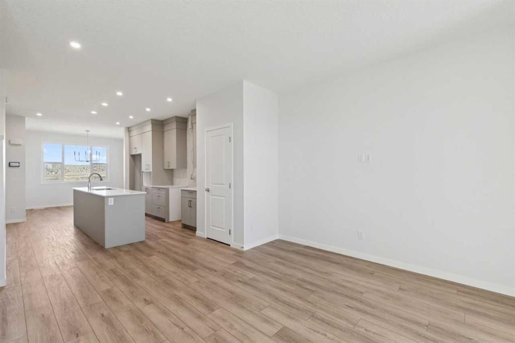 74 Lucas Heath NW, Calgary — photo 5 of 30