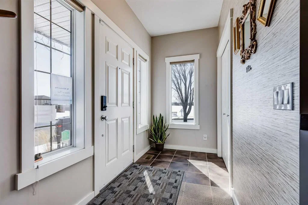 2 Elgin Meadows Green SE, Calgary — photo 3 of 43