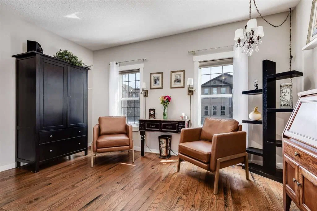 2 Elgin Meadows Green SE, Calgary — photo 4 of 43