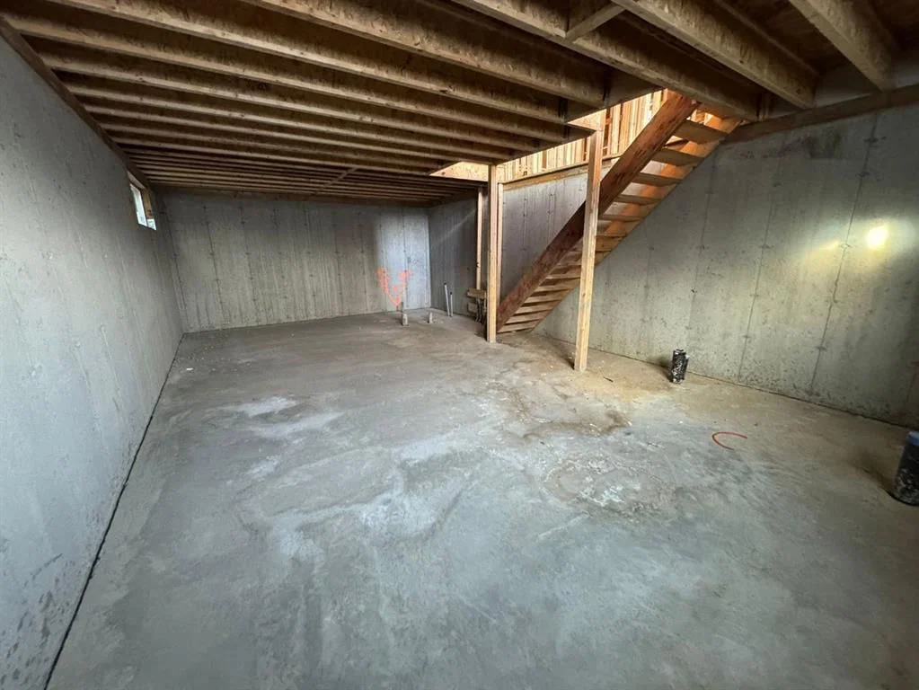 1925 24 Street SW, Calgary — photo 4 of 8