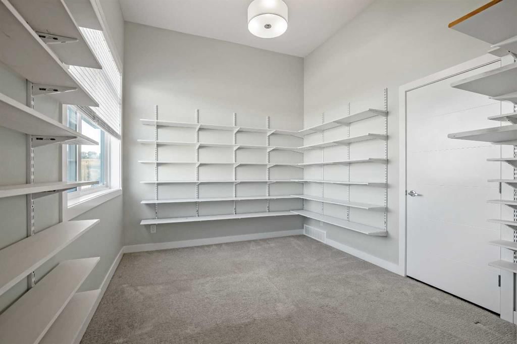 2919 136 Avenue NW, Calgary — photo 4 of 35