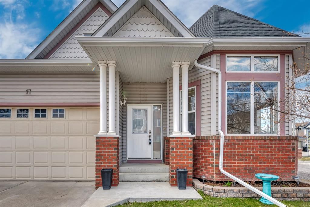 17 Prestwick Pond Terrace SE, Calgary — photo 4 of 43