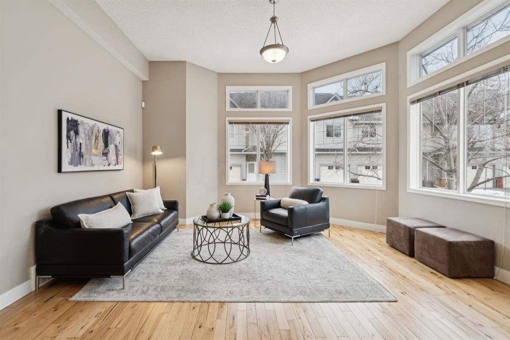 17 Prestwick Pond Terrace SE, Calgary — photo 5 of 43