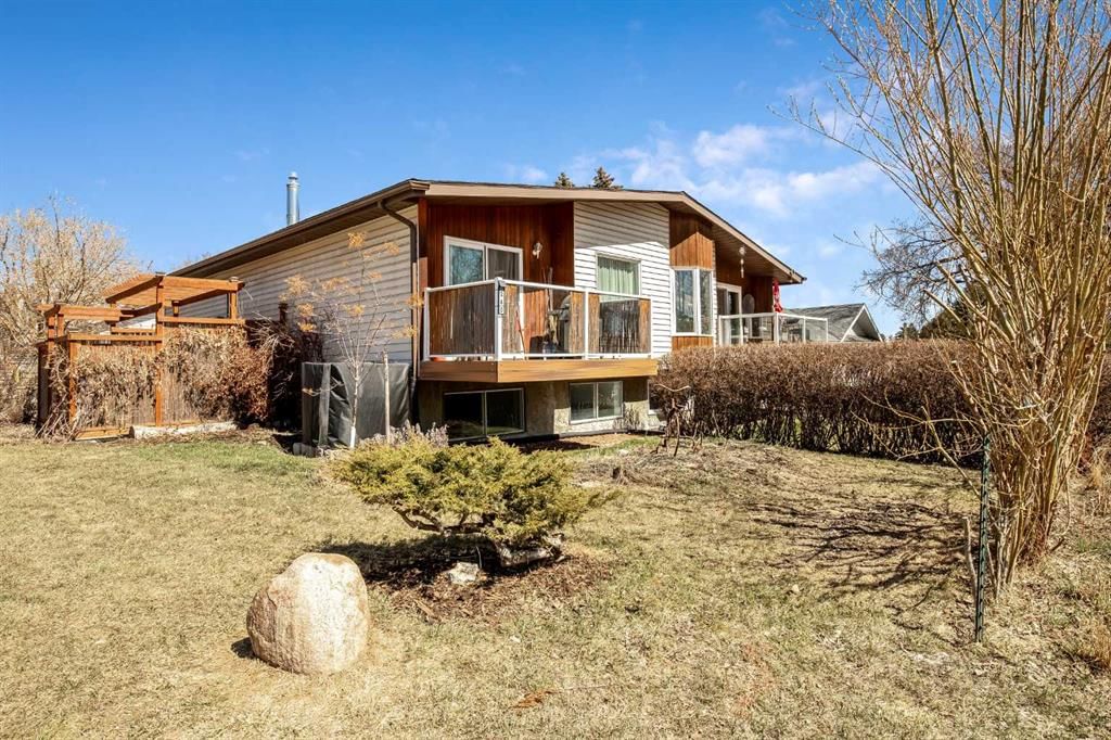 240 27 Avenue NW, Calgary — main listing photo