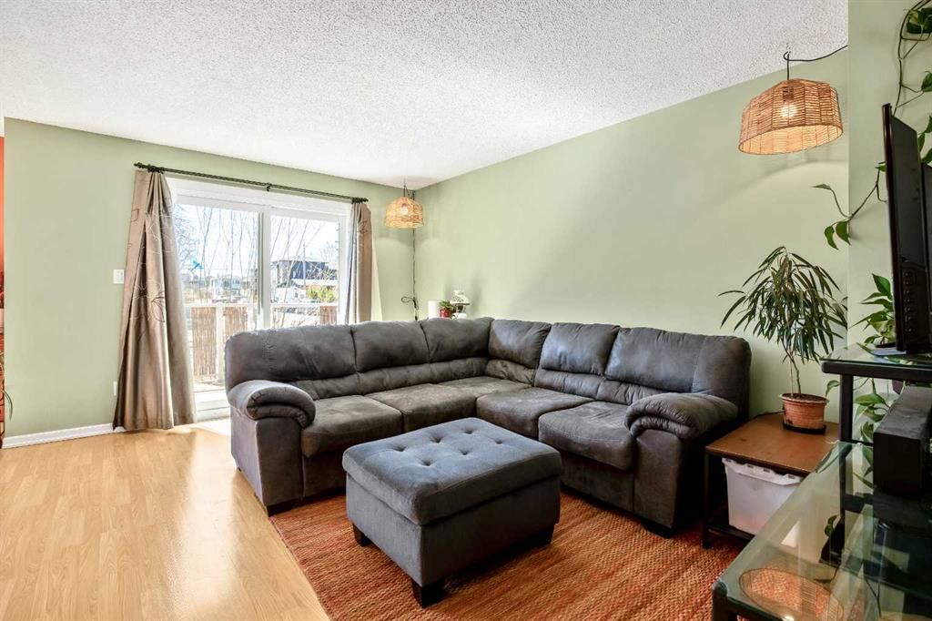 240 27 Avenue NW, Calgary — photo 2 of 50
