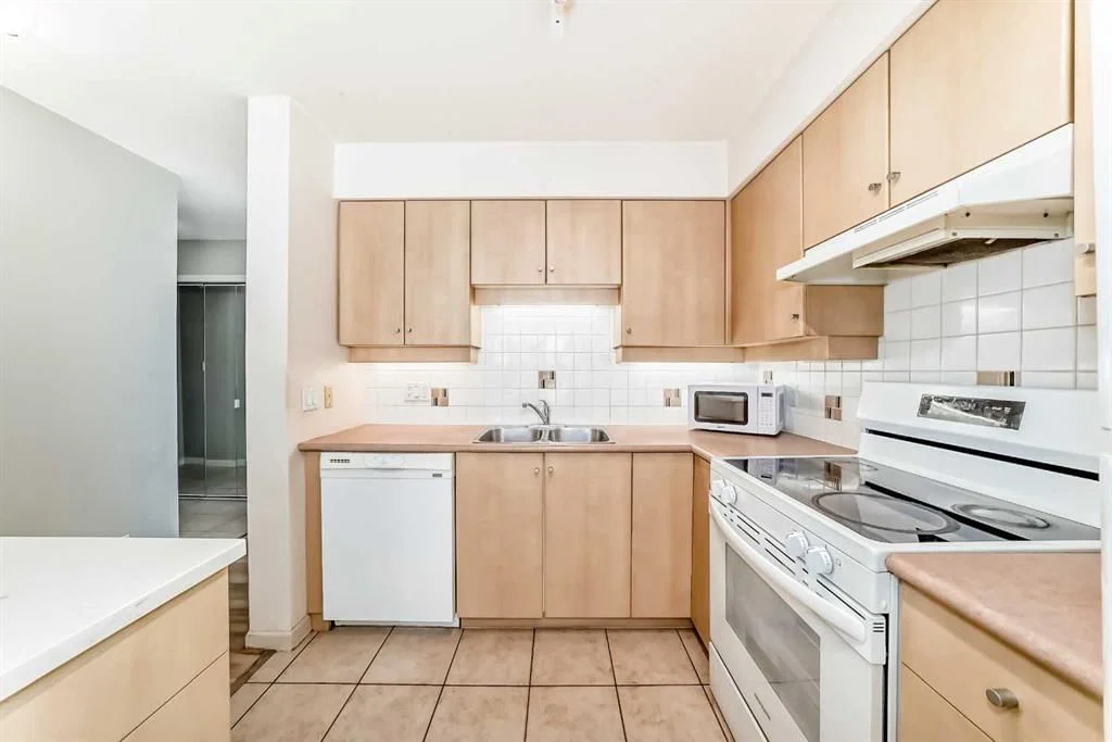 1701, 650 10 Street SW, Calgary — photo 4 of 30