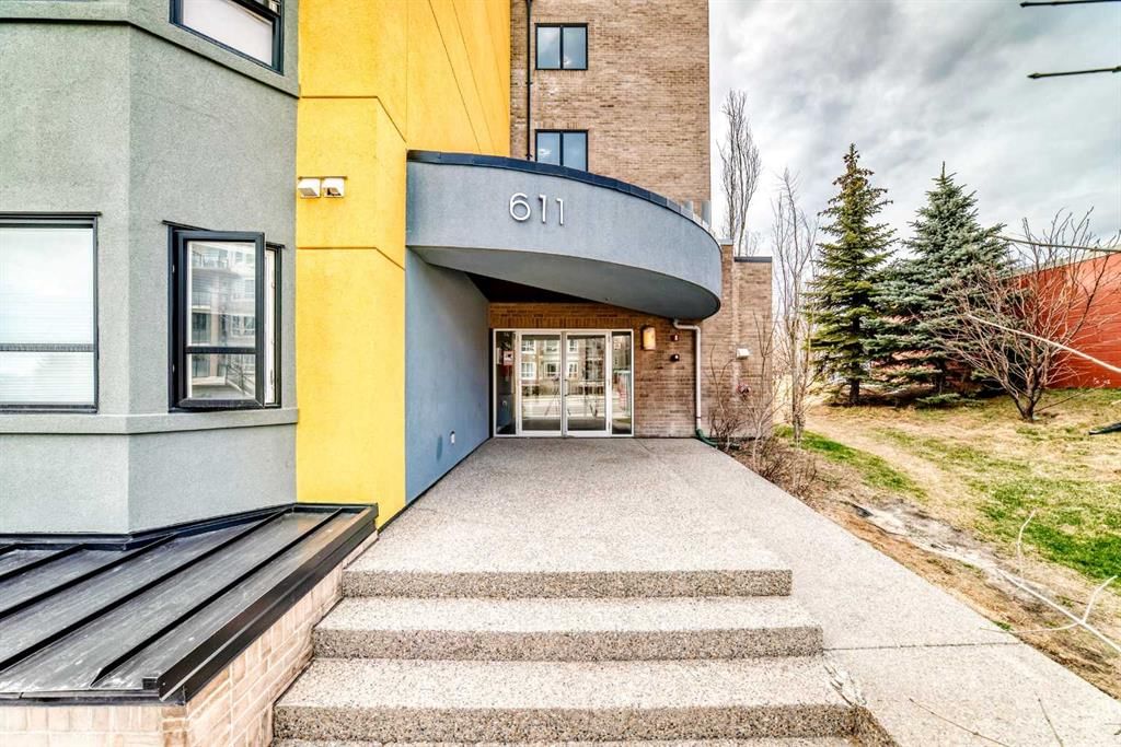 210, 611 Edmonton Trail NE, Calgary — photo 3 of 48