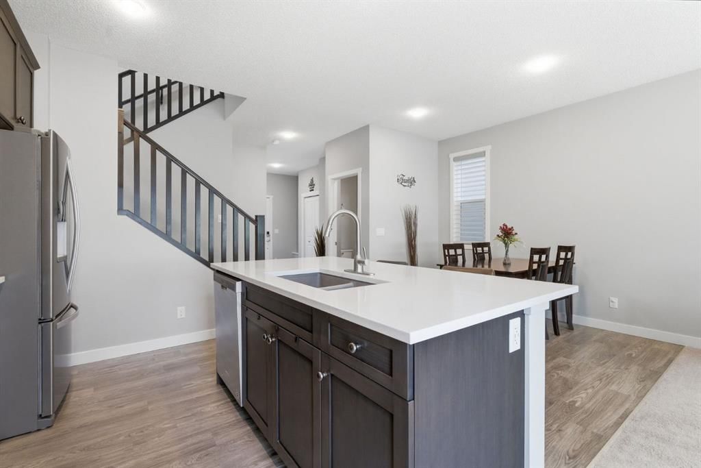 131 Walcrest Way SE, Calgary — photo 3 of 49