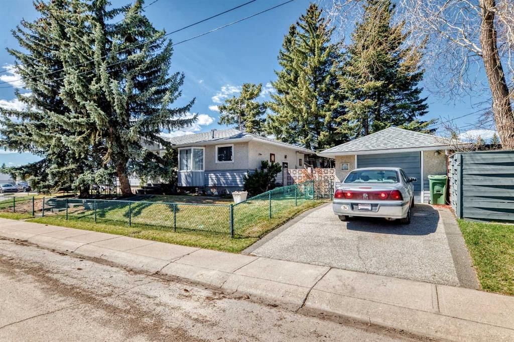 4810 Forego Avenue SE, Calgary — main listing photo