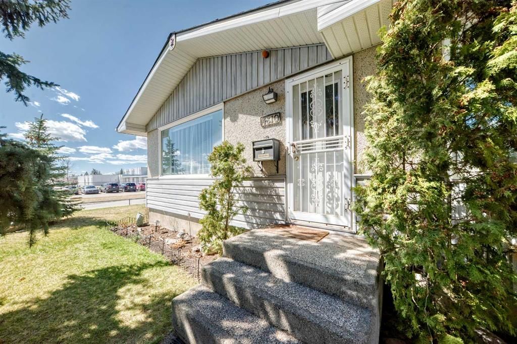 4810 Forego Avenue SE, Calgary — photo 2 of 40