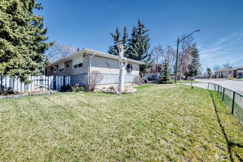 4810 Forego Avenue SE, Calgary — photo 4 of 40