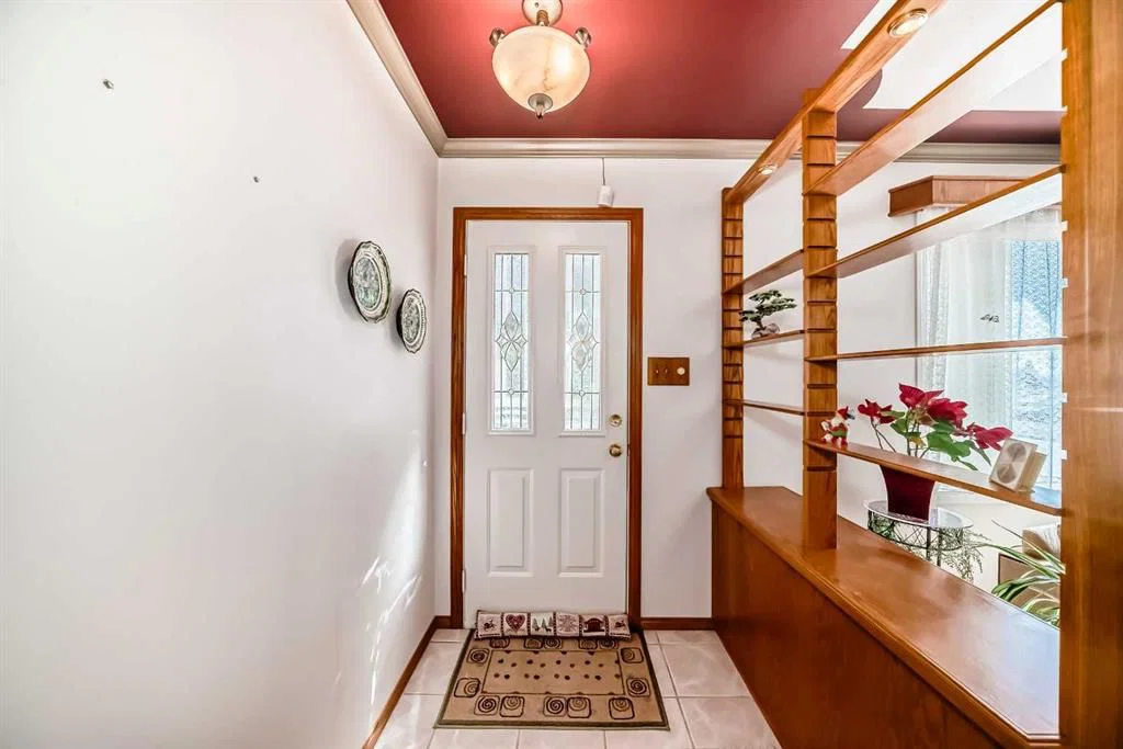 4810 Forego Avenue SE, Calgary — photo 5 of 40
