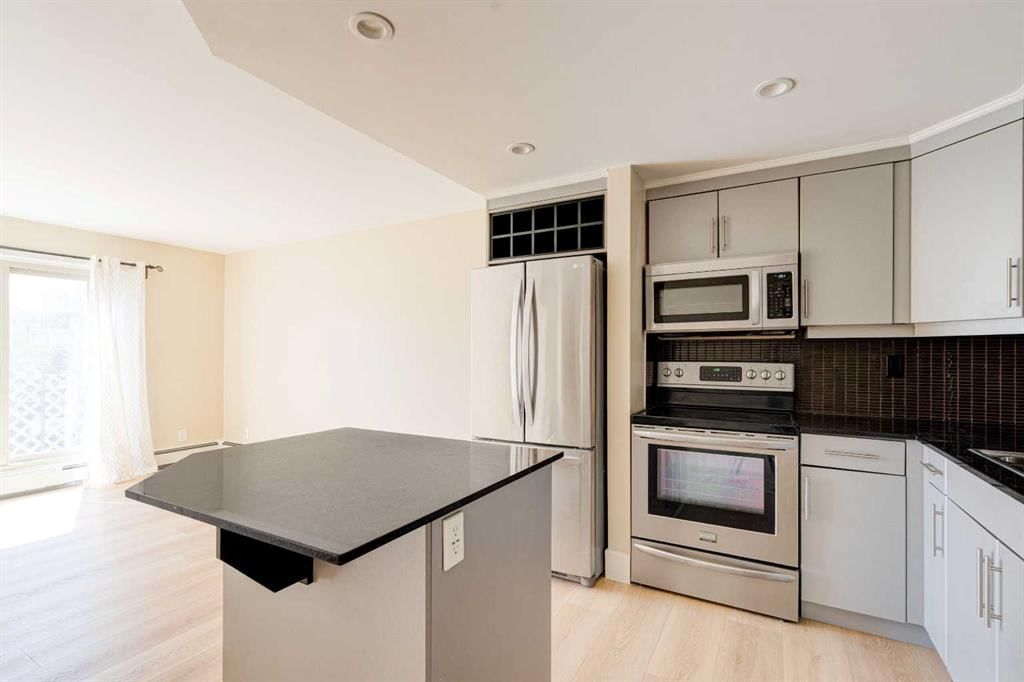301, 410 1 Avenue NE, Calgary — photo 3 of 22
