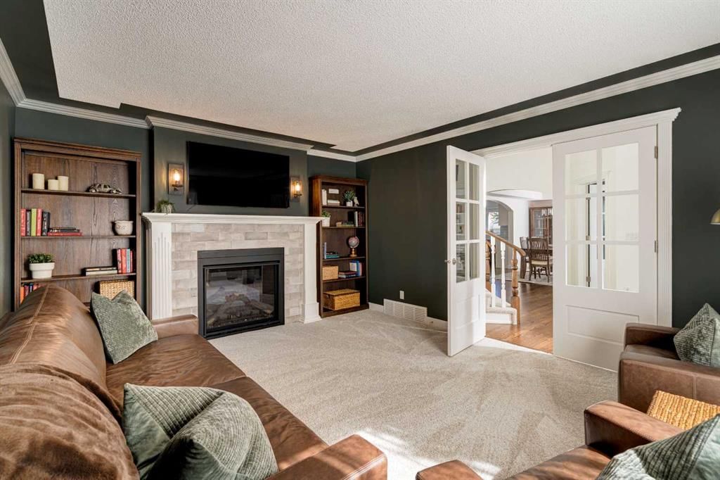 34 Christie Estate Gardens SW, Calgary — photo 4 of 50