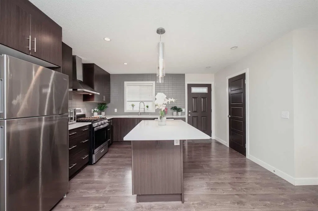 88 Pantego Lane NW, Calgary — photo 5 of 25