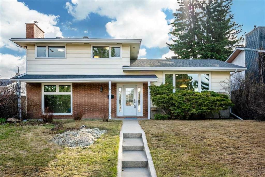 611 Lake Linnet Crescent SE, Calgary — photo 2 of 32