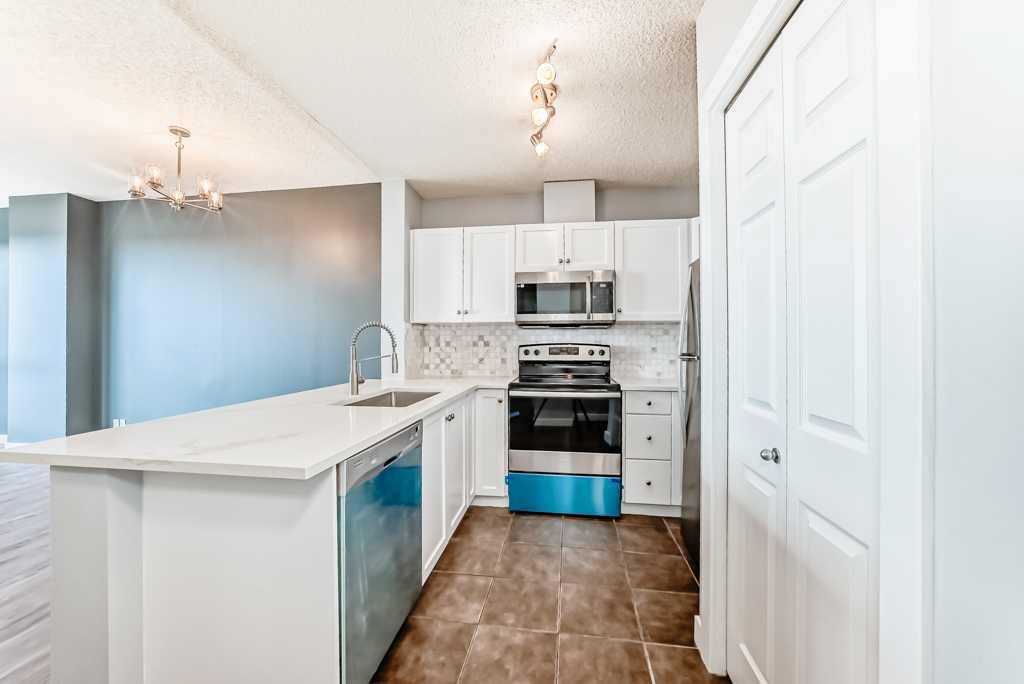 2507, 1053 10 Street SW, Calgary — photo 2 of 25