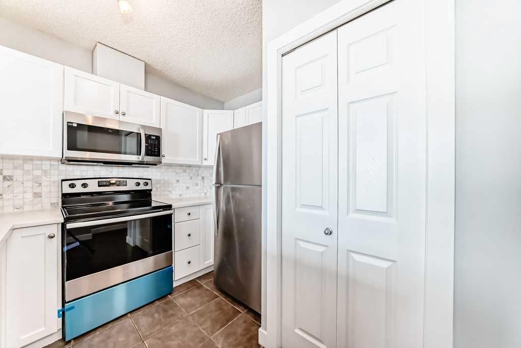 2507, 1053 10 Street SW, Calgary — photo 3 of 25