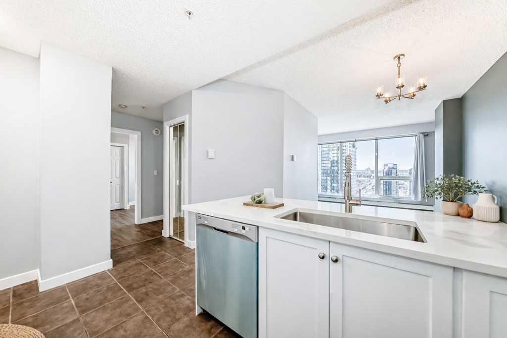 2507, 1053 10 Street SW, Calgary — photo 4 of 25