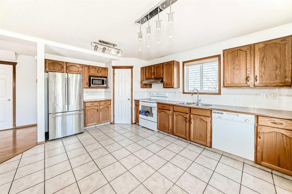 141 Arbour Crest Mews NW, Calgary — photo 5 of 50