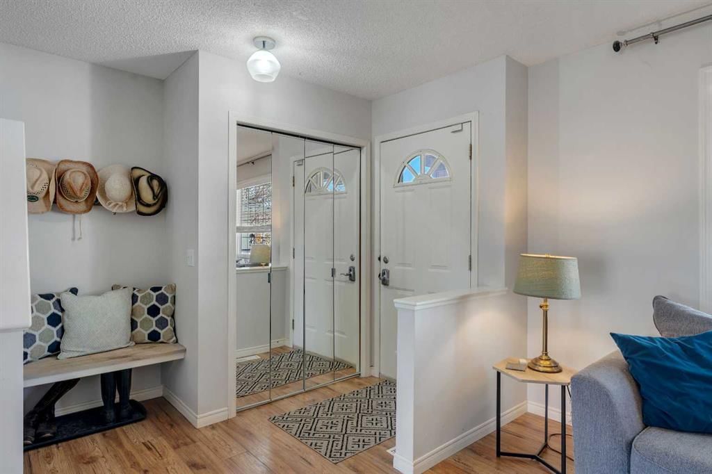 79 Mt Apex Green SE, Calgary — photo 3 of 38