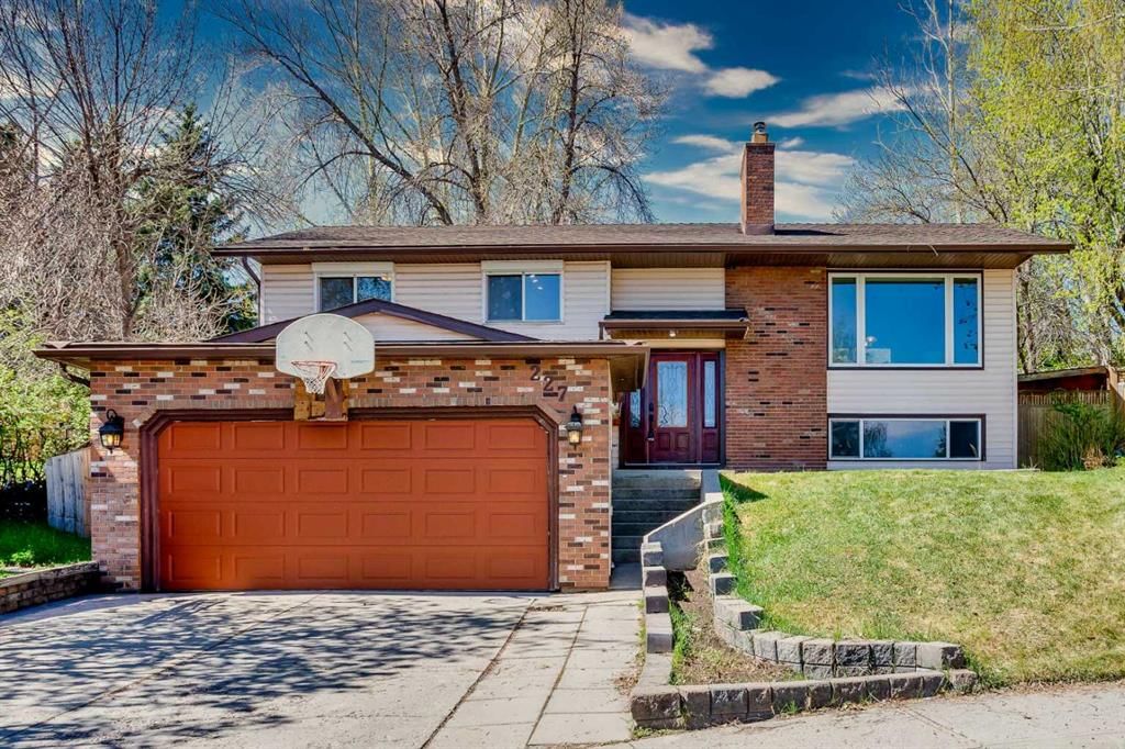 227 Cantrell Place SW, Calgary — photo 2 of 44