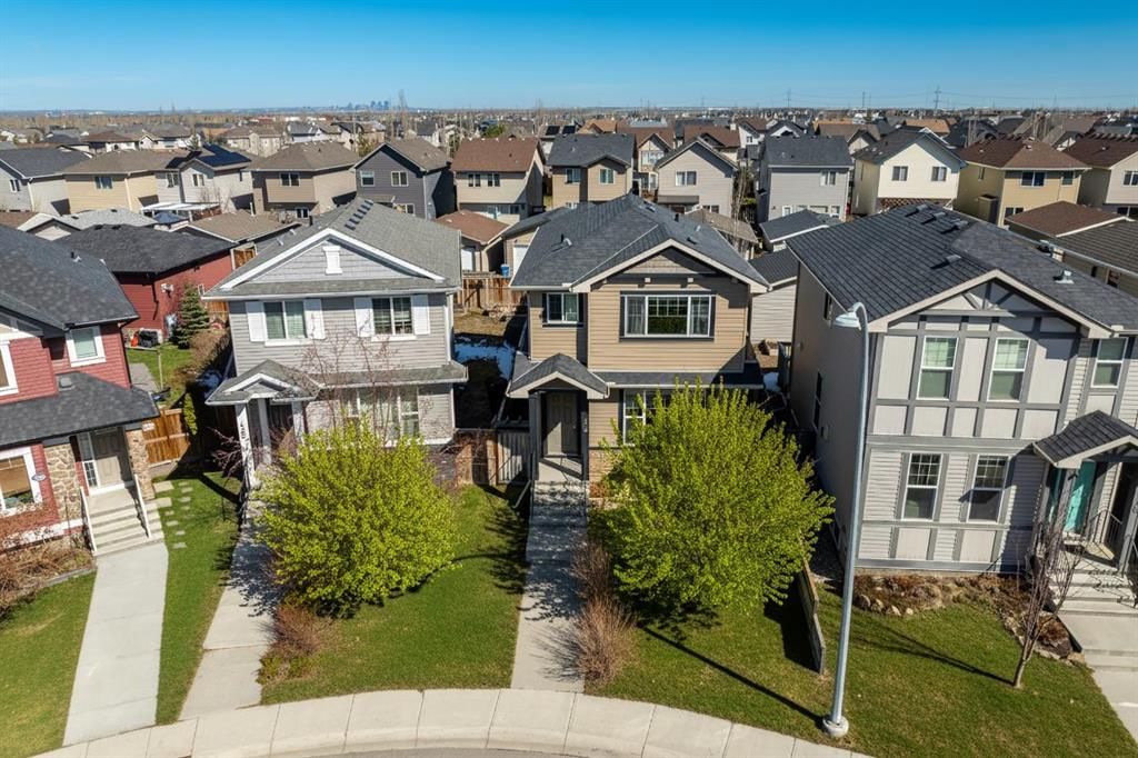 420 Cranberry Circle SE, Calgary — photo 2 of 38