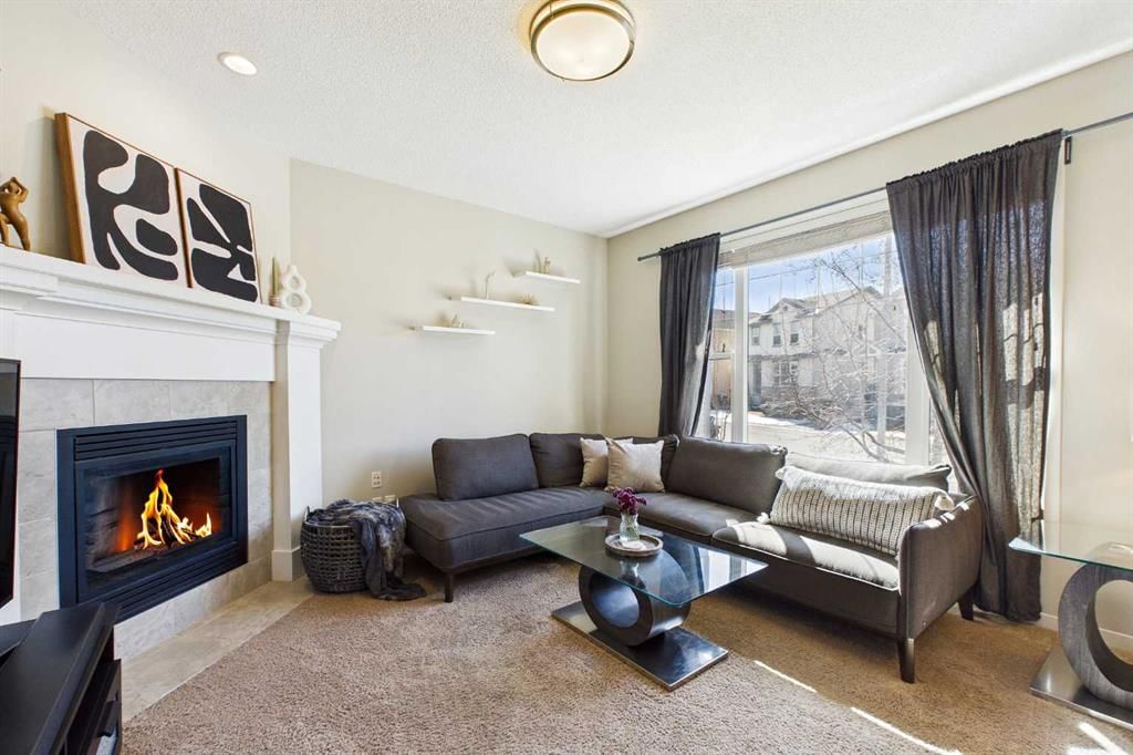 420 Cranberry Circle SE, Calgary — photo 4 of 38