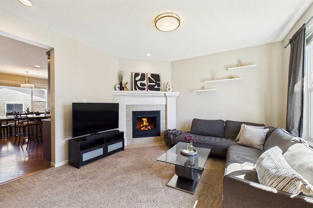 420 Cranberry Circle SE, Calgary — photo 5 of 38