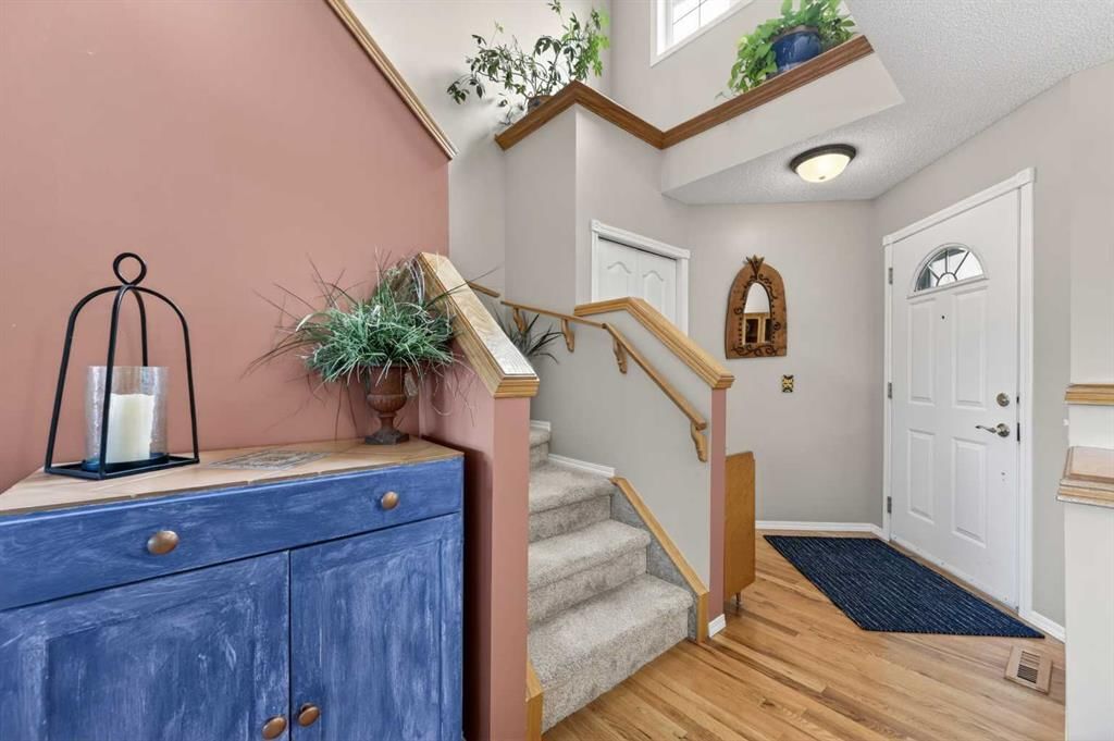 230 Rocky Ridge Cove NW, Calgary — photo 3 of 50