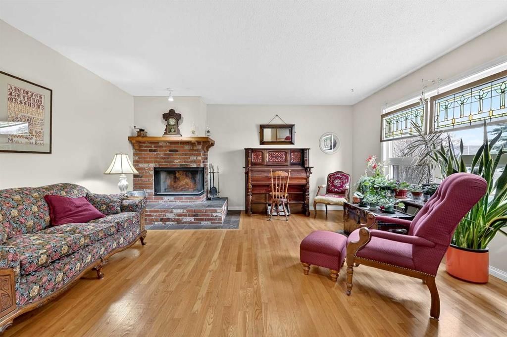 1415 108 Avenue SW, Calgary — photo 4 of 41
