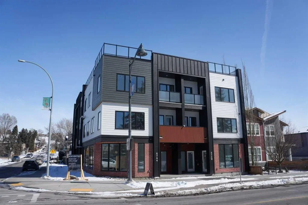 1904 47 Street, Calgary — photo 4 of 15