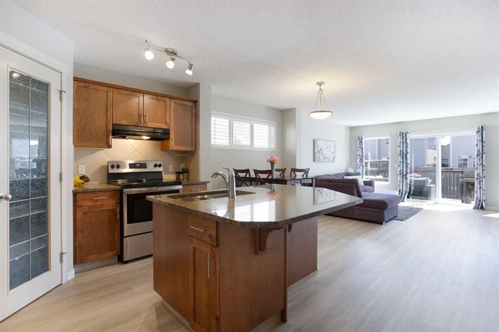 30 Cranwell Common SE, Calgary — photo 4 of 32