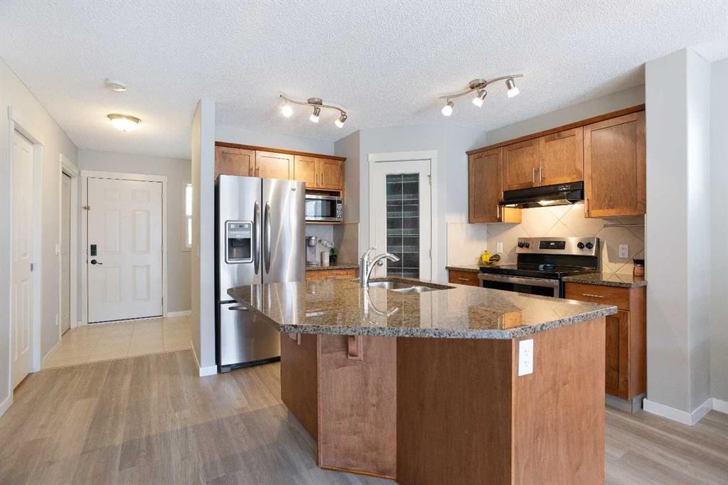 30 Cranwell Common SE, Calgary — photo 5 of 32