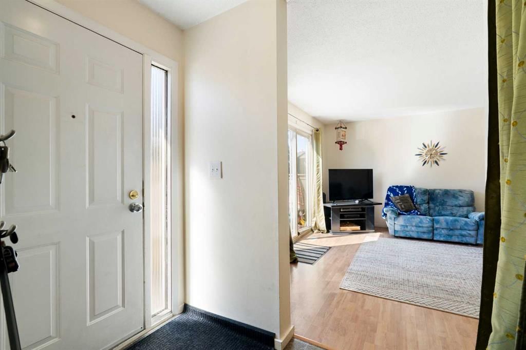 73, 219 90 Avenue SE, Calgary — photo 5 of 43