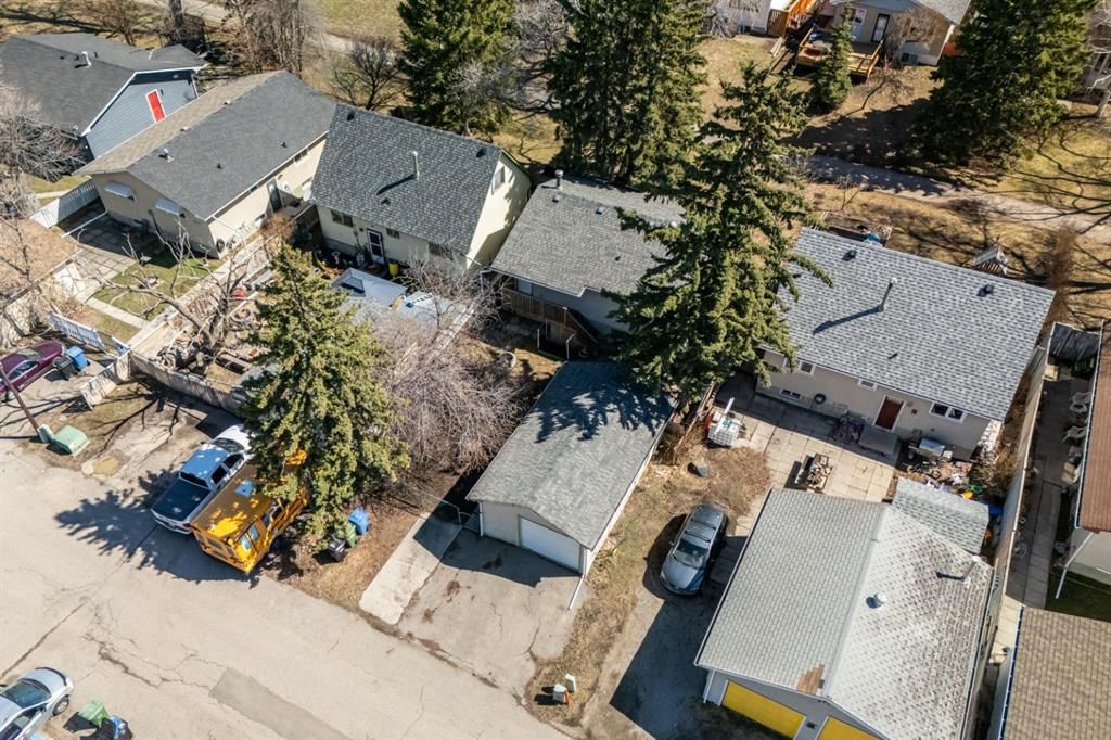3030 31A Street SE, Calgary — photo 2 of 41