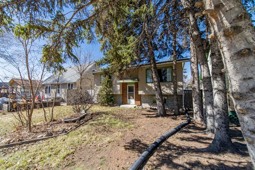 3030 31A Street SE, Calgary — photo 4 of 41