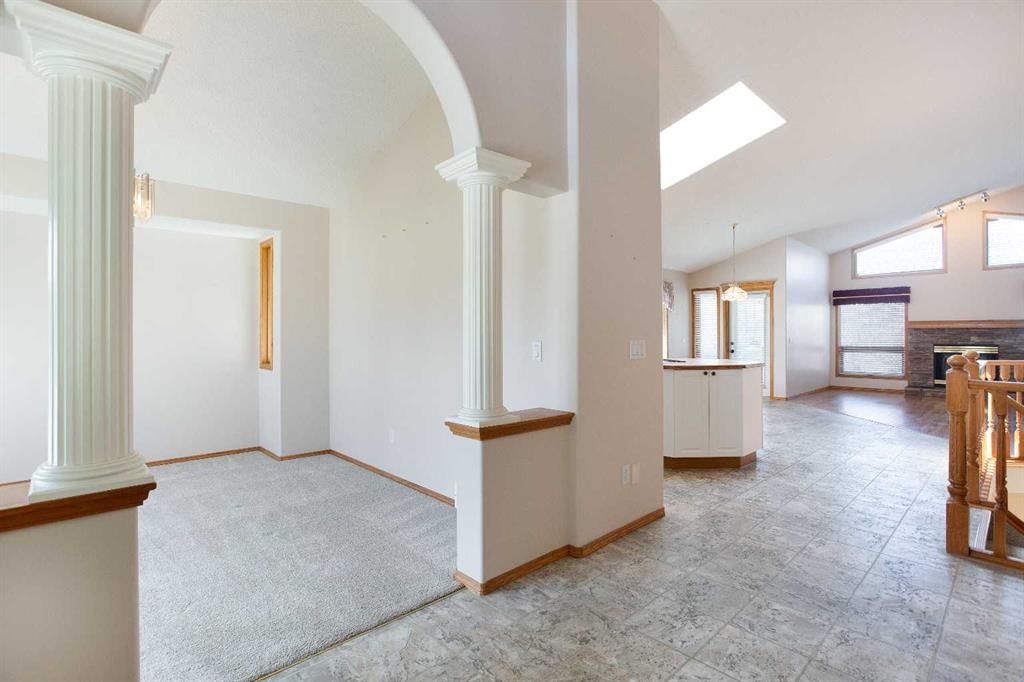 54 Shawbrooke Place SW, Calgary — photo 4 of 41